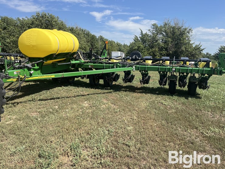 2010-john-deere-1770nt-image-2