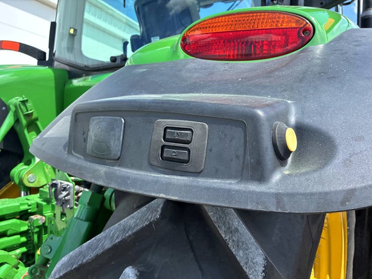 2018-john-deere-8400r-image-25
