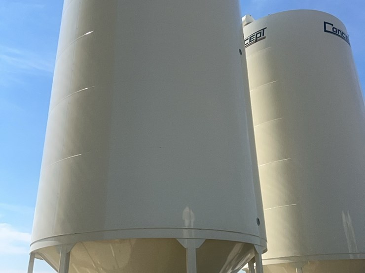 concept-7,500-bu.-hopper-bin,-equipped-with-bin-fan-with-3-phase-agi-grainguard-10-hp-electric-motor.-image-11