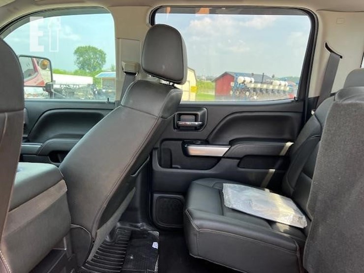 2018-chevrolet-silverado-3500hd-image-32
