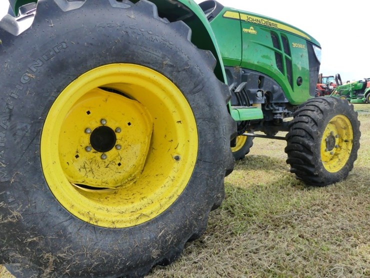 john-deere-3038e-image-6
