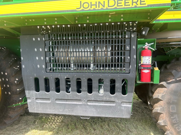 2016-john-deere-cs690-image-31