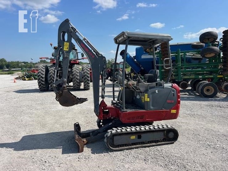 takeuchi-tb216-image-11