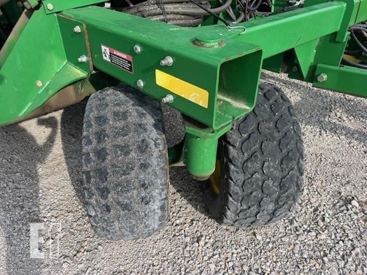 2005-john-deere-1690-ccs-image-36