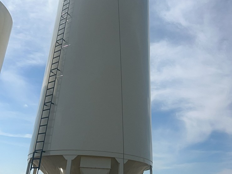 concept-7500-bushel-hopper-bin,-fully-equipped-with-agi-grainguard-10-hp-bin-fan-with-three-phase-electric-motor-image-5