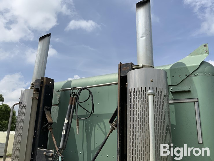 2000-freightliner-fld120-image-19