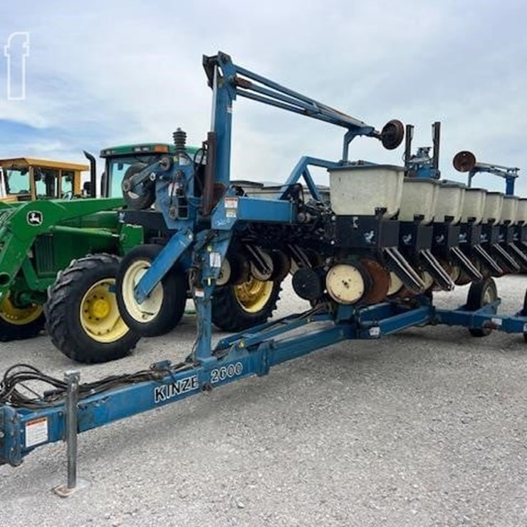 KINZE 2600
