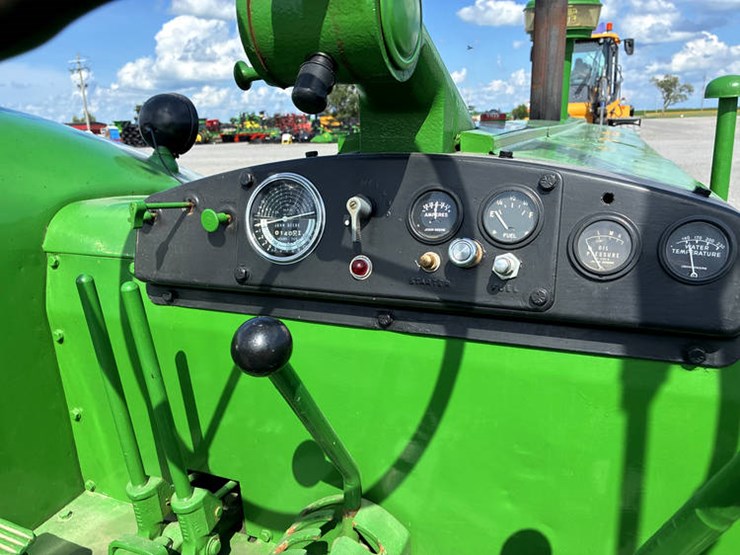 1958-john-deere-820-image-43
