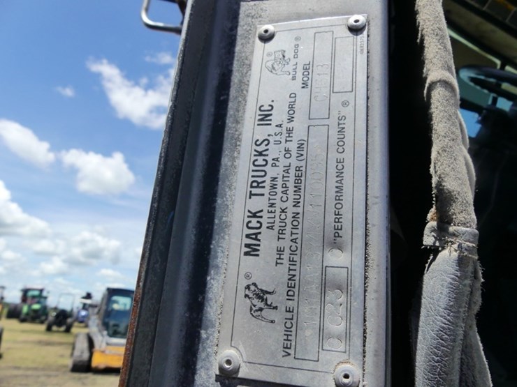 1999-mack-ch613-image-15