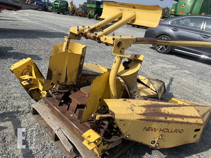 new-holland-824-image-6