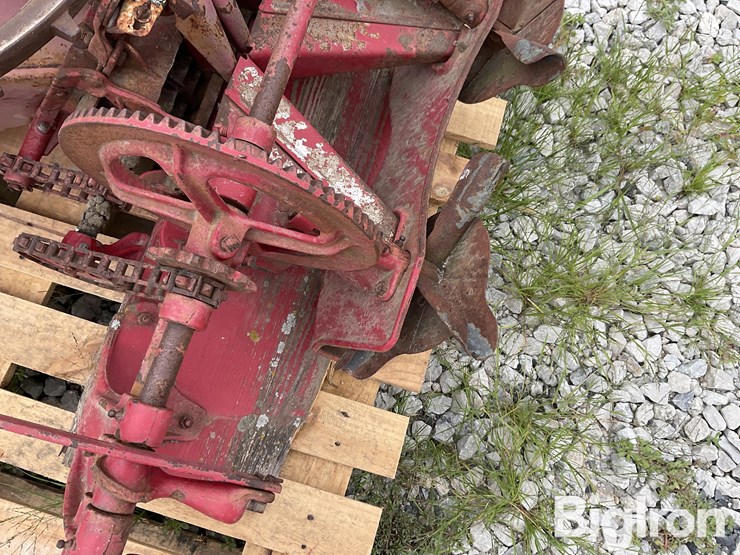 international-end-gate-seeder-image-9