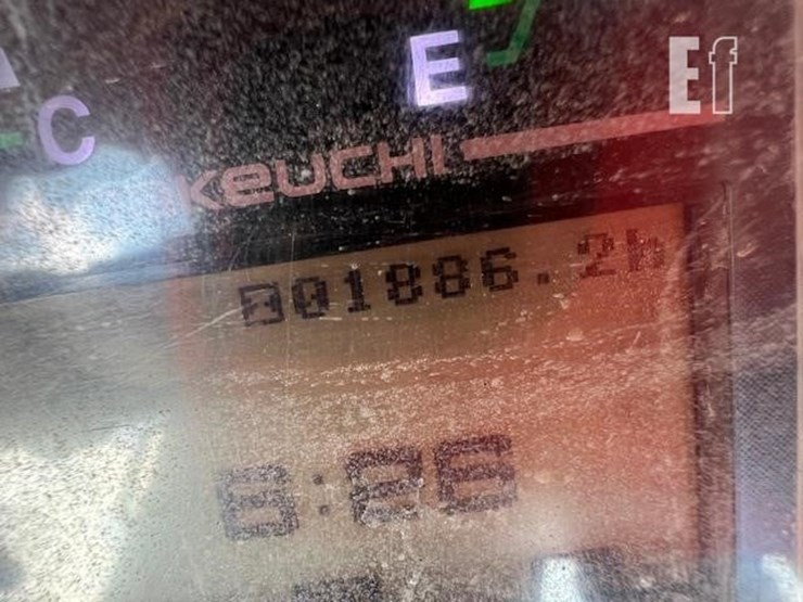 takeuchi-tb216-image-32