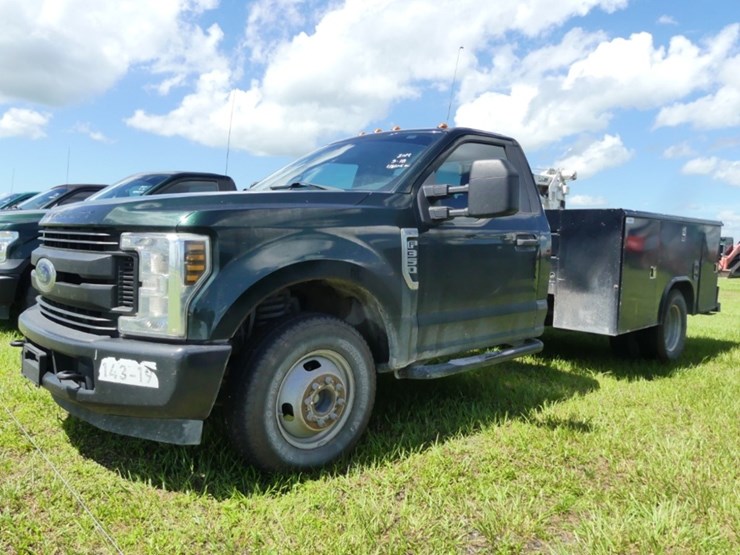2019-ford-f350-xl-image-2