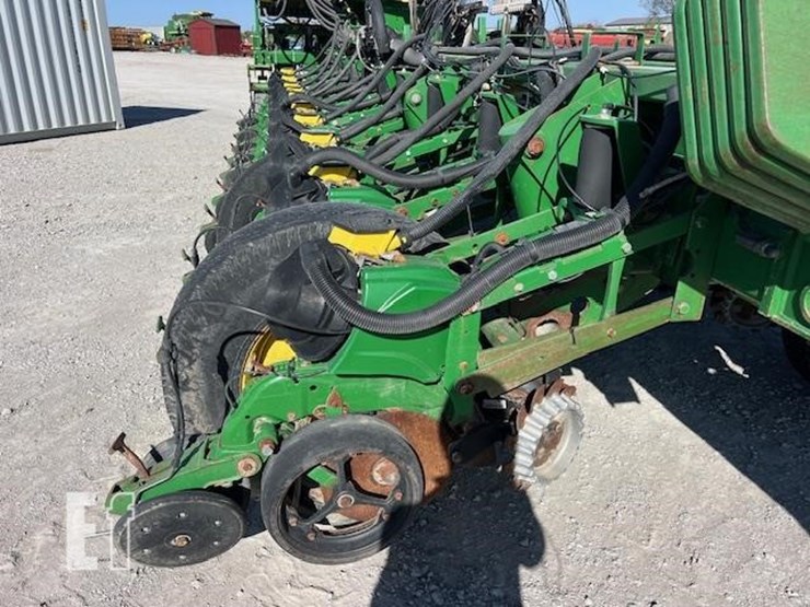 2009-john-deere-1770nt-image-18