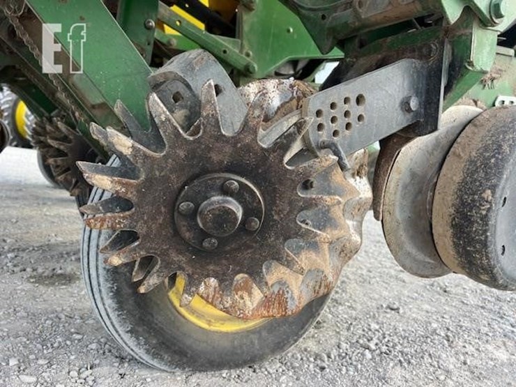 john-deere-1750-image-18