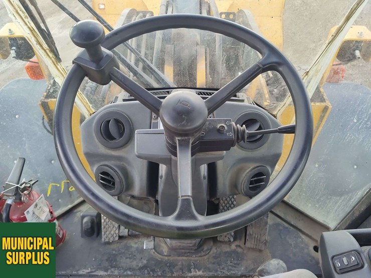 2017-deere-724k-image-24