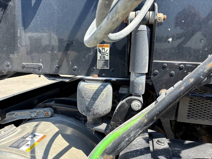 2011-peterbilt-386-image-24