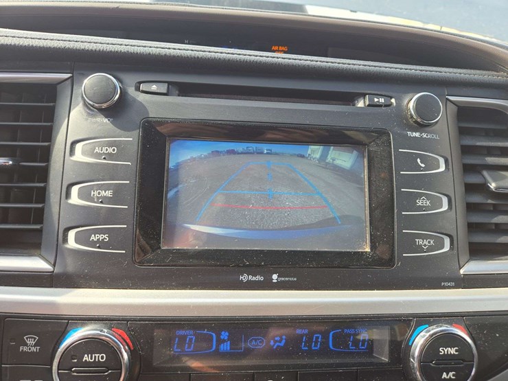2014-toyota-highlander-image-18