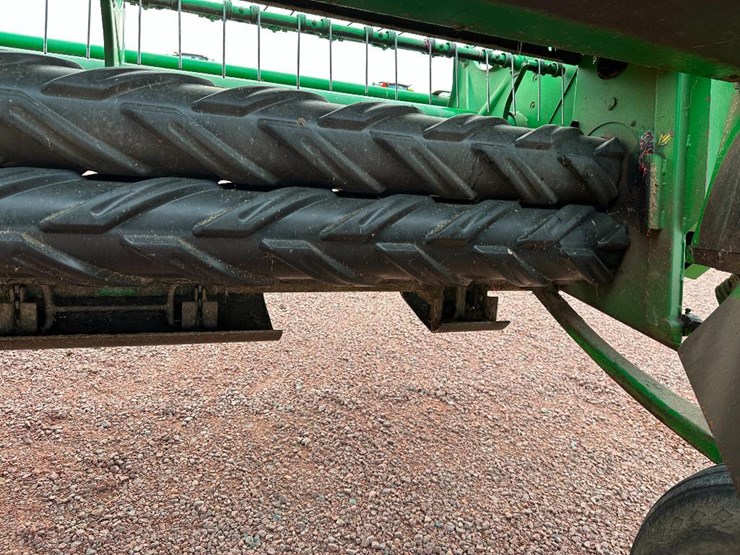 john-deere-820-image-24