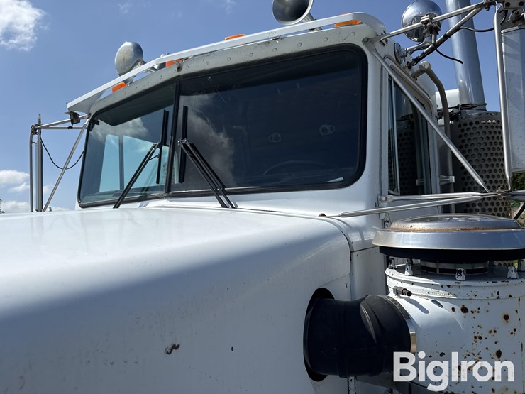 1984-kenworth-w900-image-15