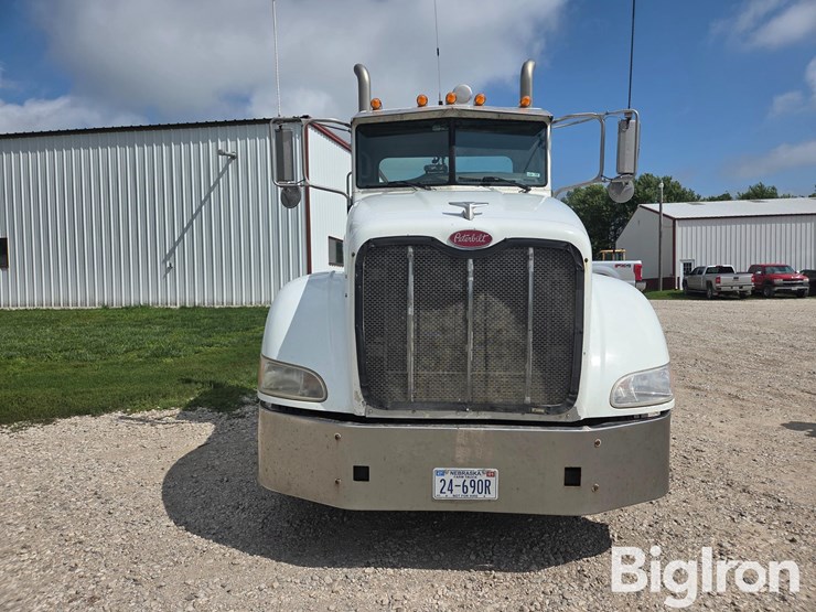 2007-peterbilt-386-image-2