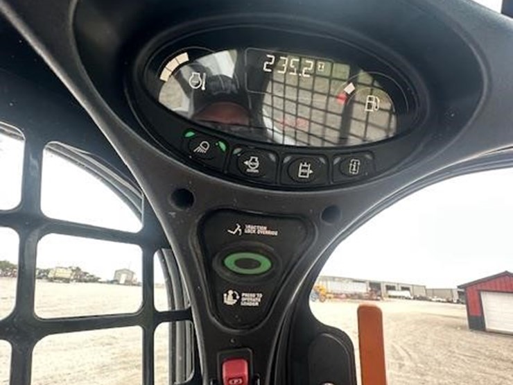 2023-bobcat-t595-image-28