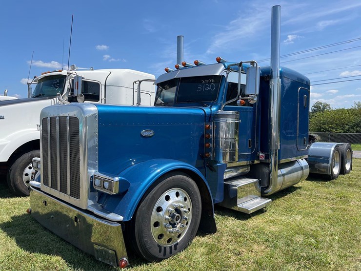 2008-peterbilt-389-image-1