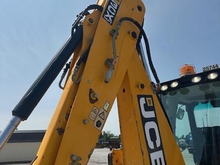 2016-jcb-3cx-eco-image-14