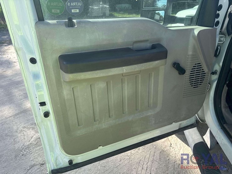 2009-ford-f550-image-12