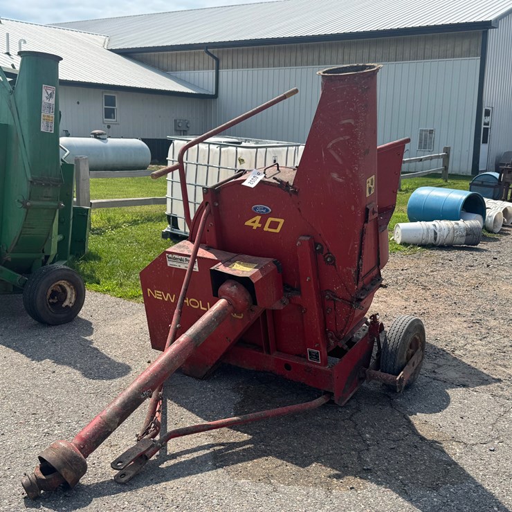 NEW HOLLAND 40