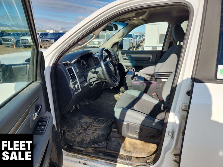 2013-ram-1500-slt-image-12