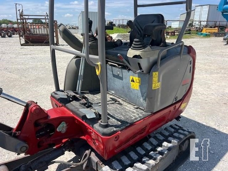 takeuchi-tb216-image-14