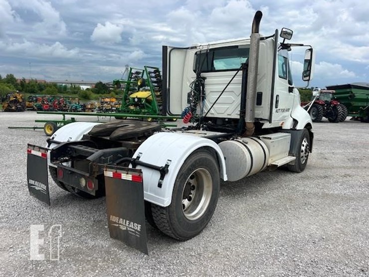 2016-international-prostar-image-6