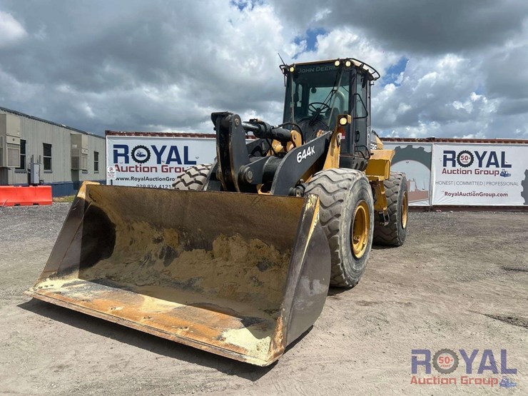 2005-johndeere-644k-image-1