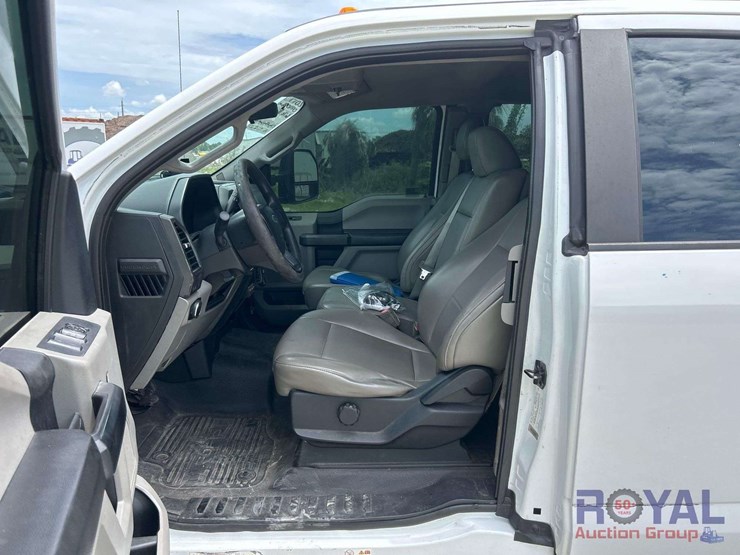2017-ford-f550-image-13