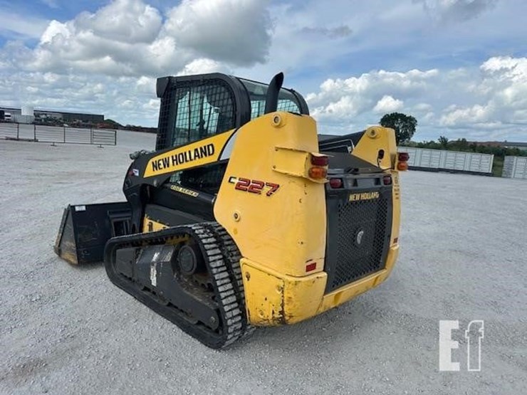 2015-new-holland-c227-image-3
