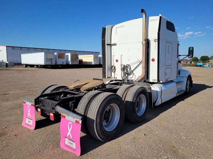 2009-kenworth-t600-image-3