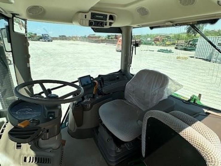 2013-john-deere-6125r-image-21
