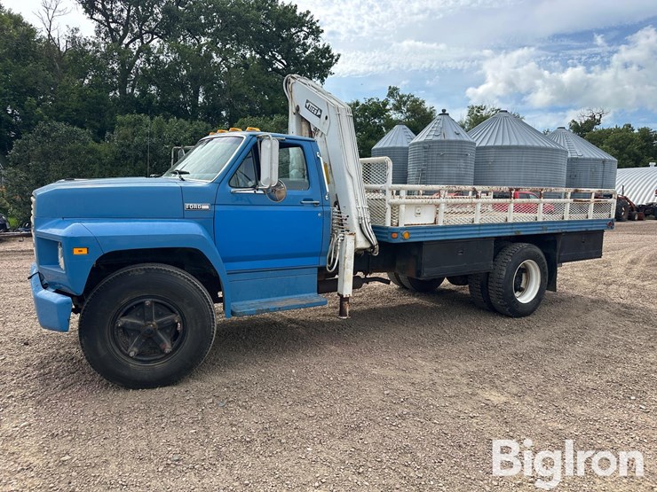 1982-ford-f700-image-1