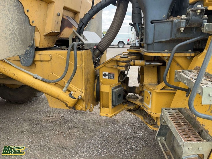 2006-deere-300d-ii-image-12