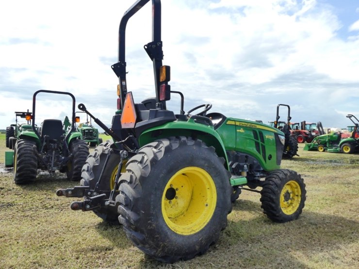 john-deere-3038e-image-3