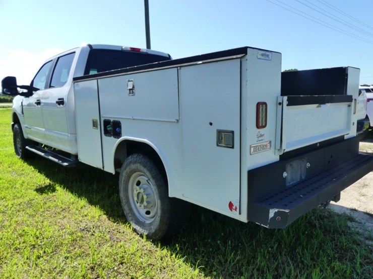 2019-ford-f250-xl-image-4