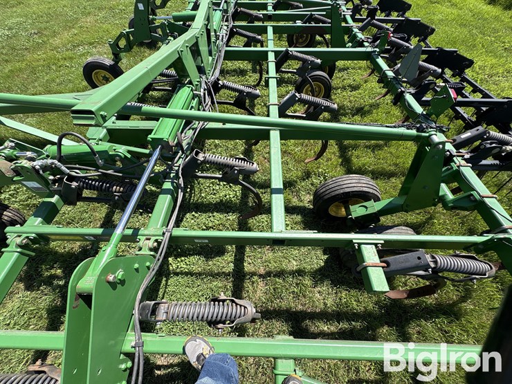 2010-john-deere-2410-image-20