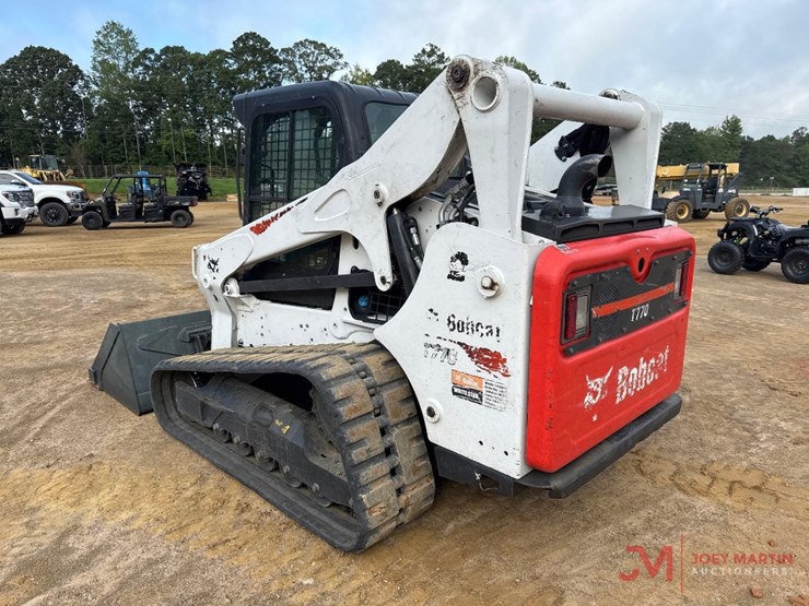 2022-bobcat-t770-image-3