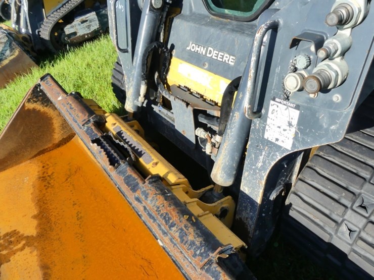 deere-317g-image-11