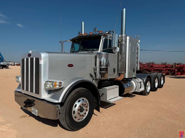 2013-peterbilt-388-image-1
