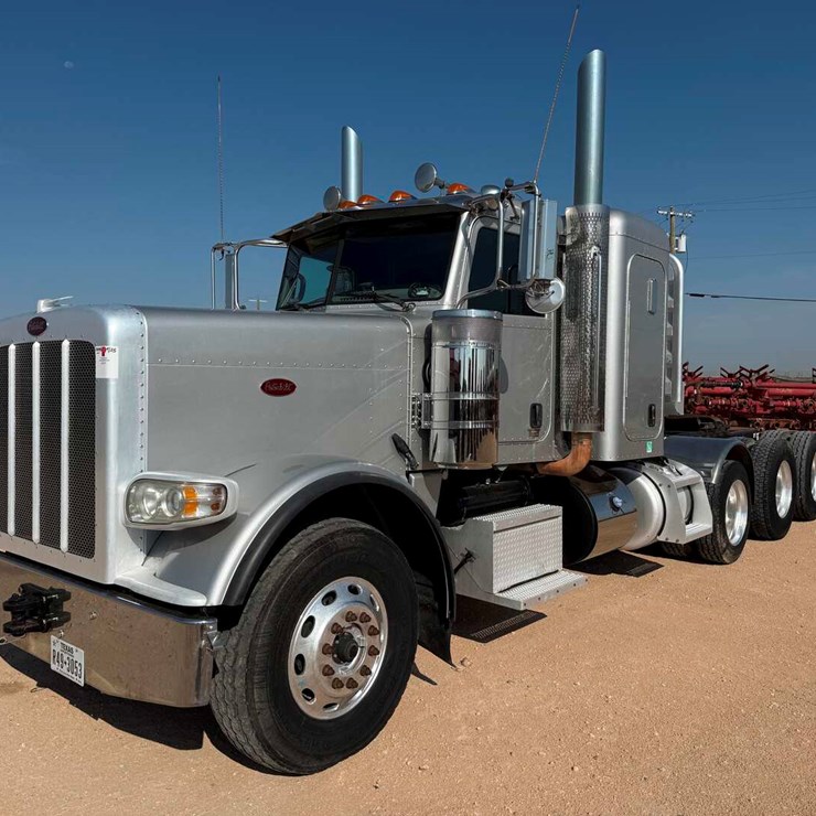 2013 PETERBILT 388