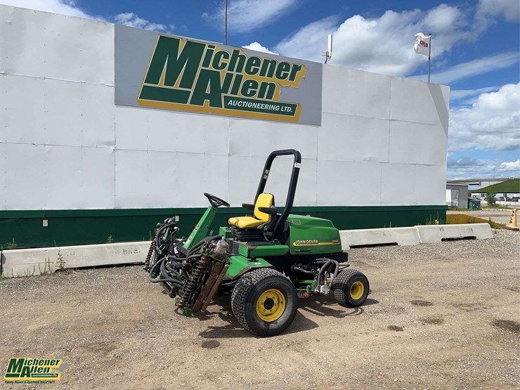john-deere-3215b-image-1