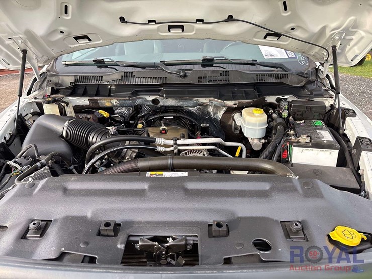 2018-ram-3500-reading-service-truck-with-liftgate-image-7
