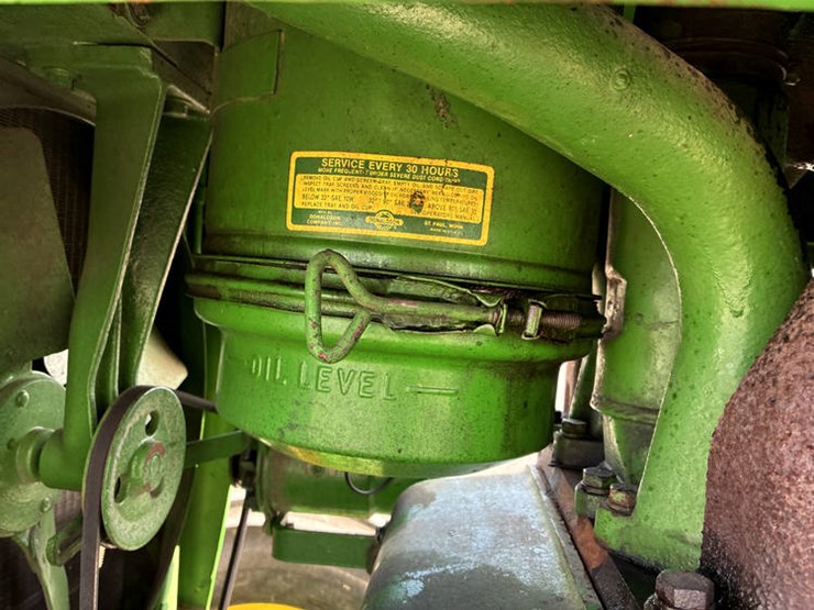 1958-john-deere-820-image-23